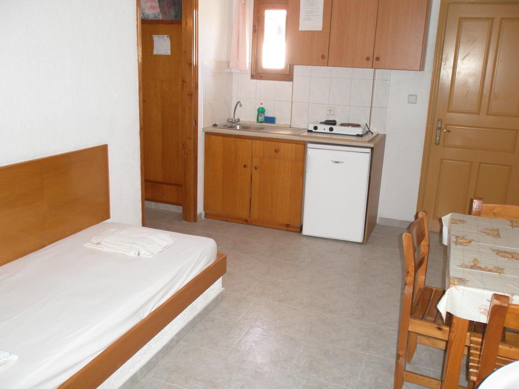 Artemis Hotel Agios Stefanos  Exterior foto